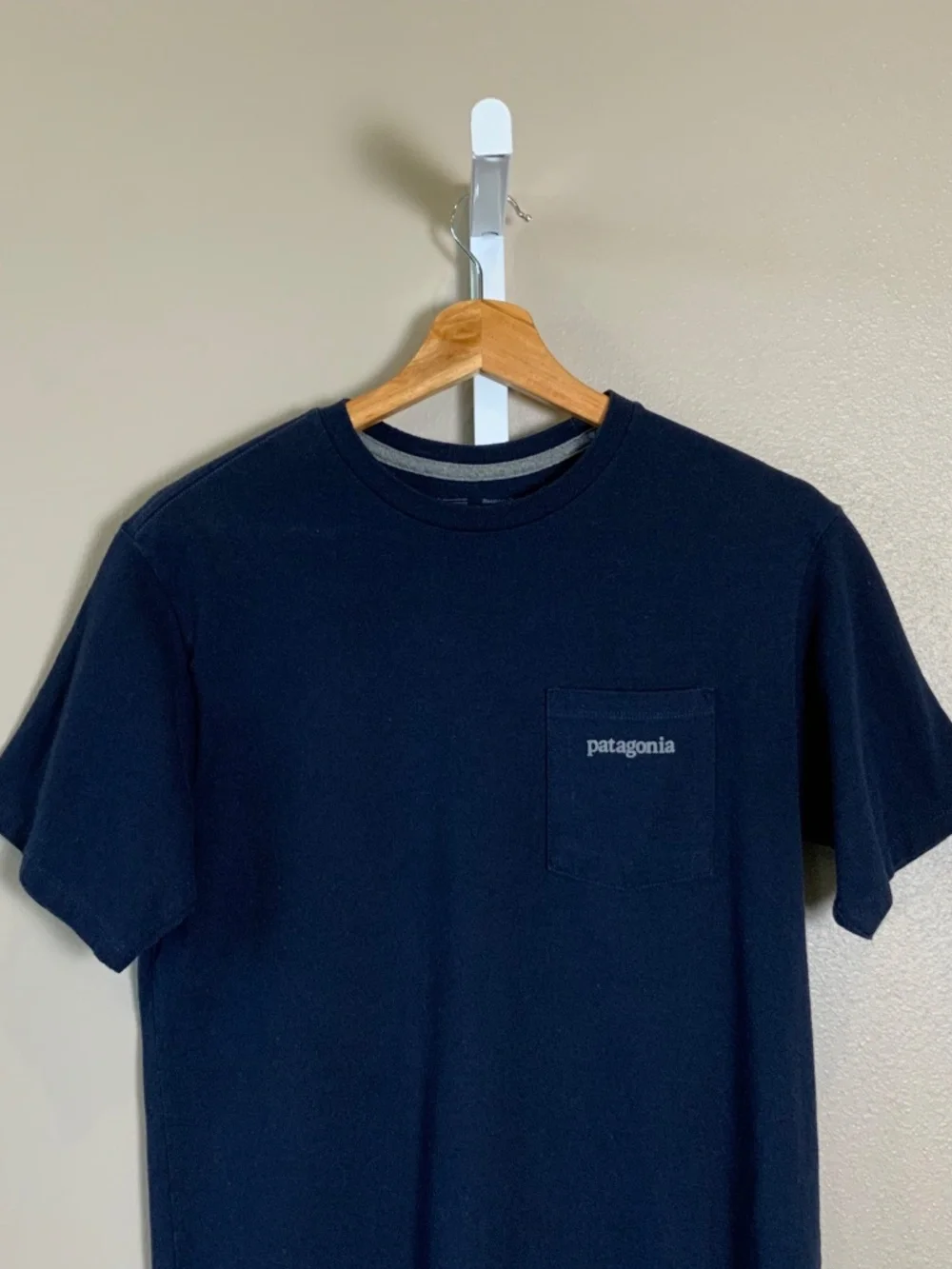 Patagonia P-6 & Line Logo Ridge Pocket Responsibili Tee SS T-Shirts Lot of (3)